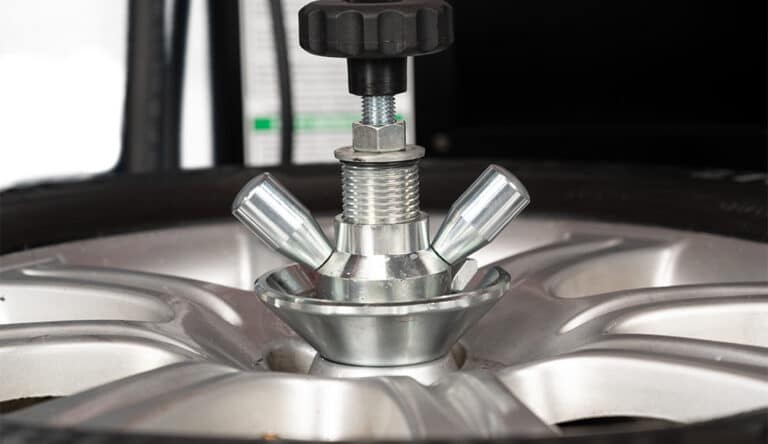 Coats MAXX 90C Rim Clamp Tire Changer - Electric or Air Motor